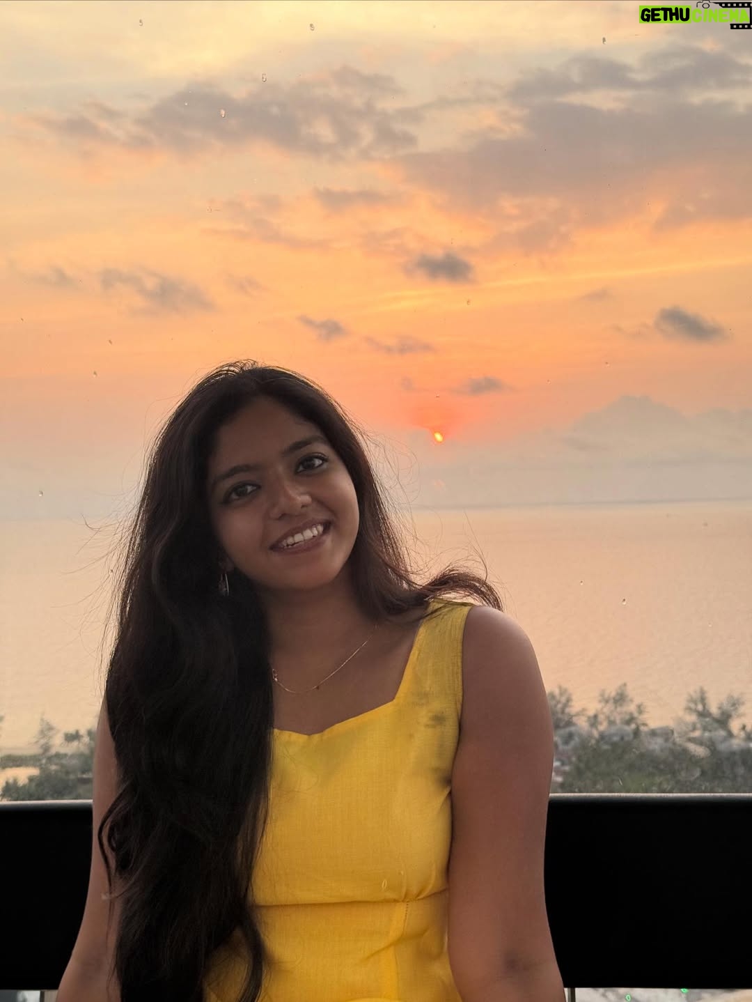 Charumathi Saravanan - 34.2K Likes - 🐒Me as a Oru naal princess in VinWonders👸😎 Day-2 in Phu Quoc🥰
.
Comment Link for Manjaaa dress
Travel partner: @tour_de_india_holidays