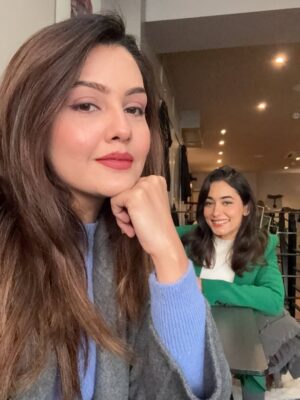 Charvi Tanya Dutta Instagram - Breakfast with the cats 🐈‍⬛ 🐈 

#catscafe #cats_of_instagram #cats #london