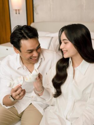 Chelsea Islan Instagram - Happy 33rd Birthday to my Husband! Soon to be Dad. This year is incredibly special for us, as we are celebrating together as three, with our little one on the way. Carrying a Blessing 🤍