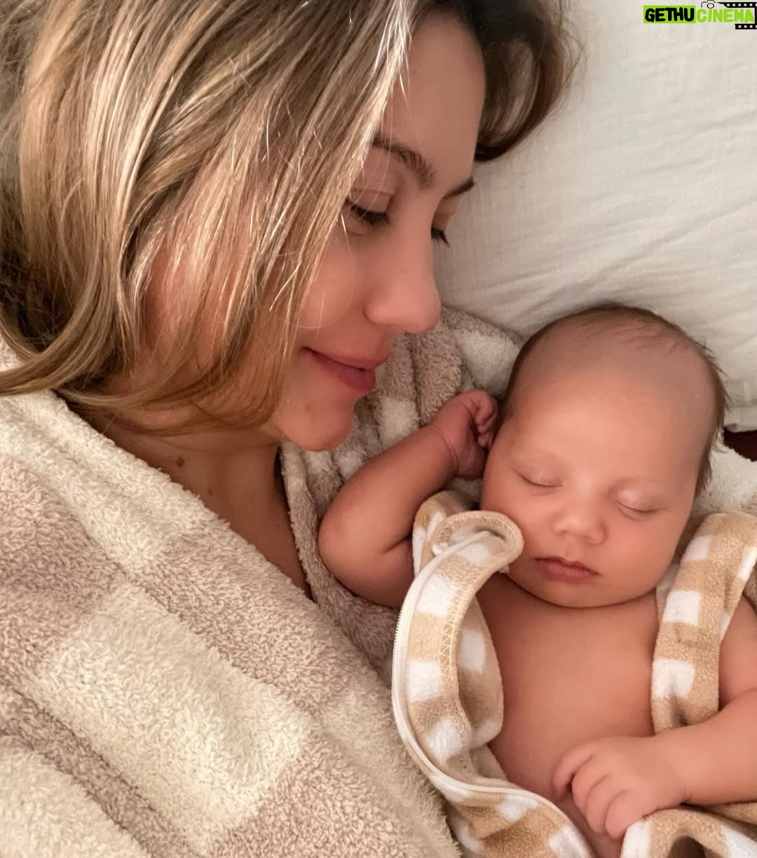 Chelsea Kane - 32.5K Likes - 2025: The best year of my life. We welcomed our little Alonzo Lua to the world.