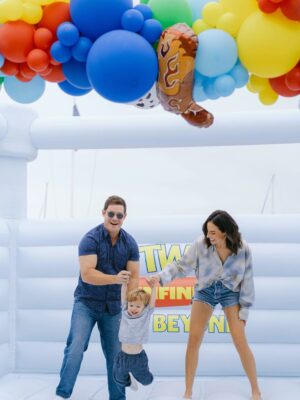 Chloe Bridges Instagram - I can’t believe he’s 2 😭😭😭😭 thank you to best photographer @sperlingphotoco best planner @michelletonk and everyone who came to celebrate