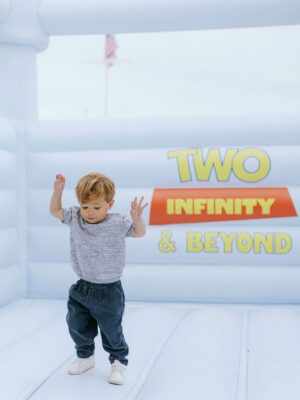 Chloe Bridges Instagram - I can’t believe he’s 2 😭😭😭😭 thank you to best photographer @sperlingphotoco best planner @michelletonk and everyone who came to celebrate