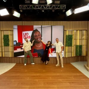 Chris Flores Instagram - Quem curtiu o programa de hoje? Trio animado e com a participação da nossa amada @jananunes.tv. Estamos de volta amanhã, às 14h30, na tela da @bandtv. 💗✨️