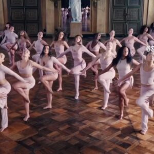 Christina Tokking Instagram - @nikewomen @skims @lalalalisa_m @kimkardashian 

Dream come true working with @sergiovsreis & @maloulinders_ !! Thank you so so much for having me apart of this magic <3 

Director: @sergiovsreis 
Choreographers: @sergiovsreis @maloulinders_ 
@cleartalentgroup 💘