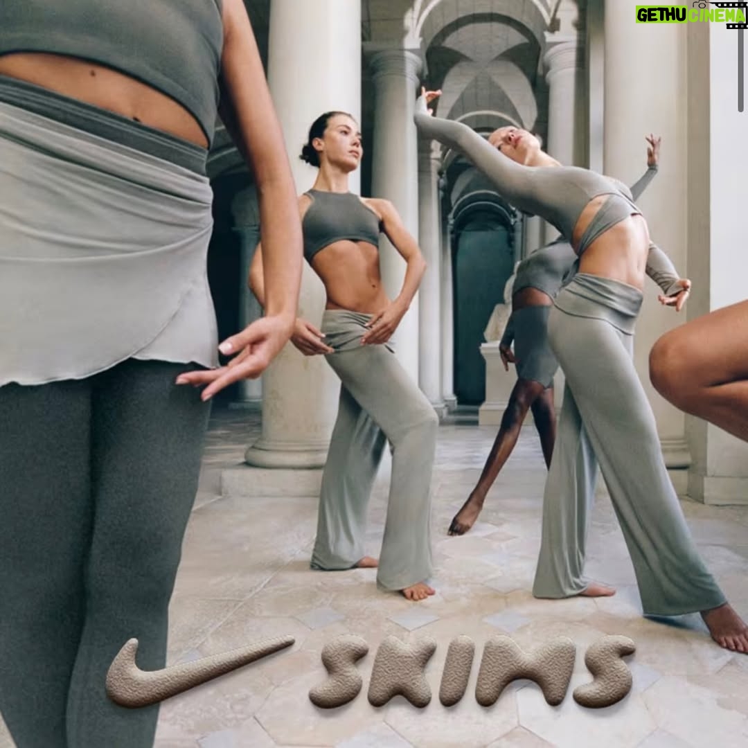 Christina Tokking - 7.5K Likes - @nikewomen @skims @lalalalisa_m @kimkardashian 

Dream come true working with @sergiovsreis & @maloulinders_ !! Thank you so so much for having me apart of this magic <3 

Director: @sergiovsreis 
Choreographers: @sergiovsreis @maloulinders_ 
@cleartalentgroup 💘