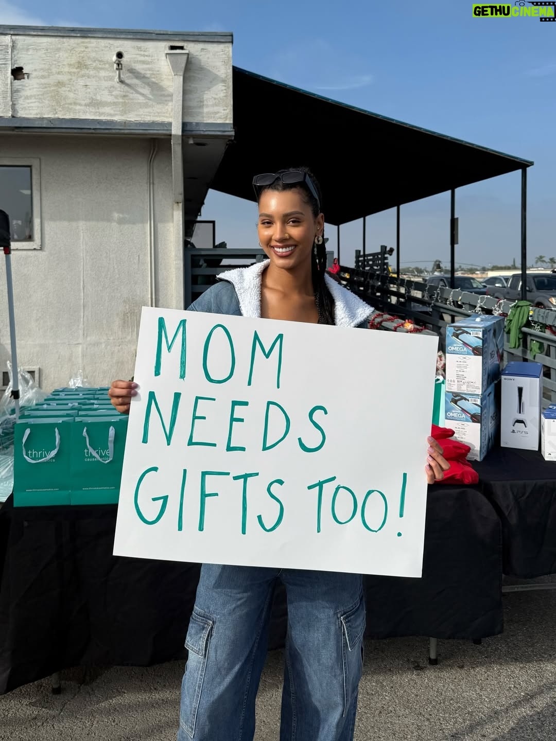Christine Obanor - 9.3K Likes - Rest in heavenly peace Ms.Shirley 🕊️ @beauty2thestreetz December 3, 2024 marked a turning point in my life the moment I gave back in the streets with the organization that you poured your heart into. The way you have impacted the community is so inspiring and I wish you knew that the first time I gave back with you is what inspired me to fill 2025 with not only opportunities to give back with you but with other organizations. While I was experiencing a very dark and low moment in my life, giving back always brought me joy. It felt like a mental escape. I love how pure and humble you were. Last month you gave me gift cards to bless families with and didn’t care that you weren’t the face behind giving them. You allowed ME to shine and be a blessing. You never did it for the validation, you did it for the community. My heart hurts knowing that the last time was the last time. Giving in 2026 won’t feel the same without you. 
Thank you so much for being such an irreplaceable soul. And thank you @thrivecausemetics for introducing me to an angel 🩷