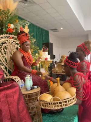 Christine Obanor Instagram - Everything Naija turns to gold 🇳🇬