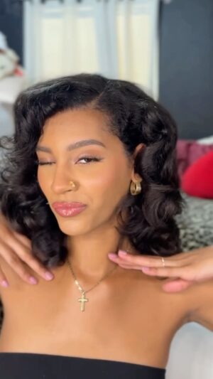Christine Obanor Instagram - Flexi Rods are always a hit or miss, but this time it was a hit 🩷
Comment CURLS below to receive a DM with the link to this post on my LTK ⬇ https://liketk.it/5JZBK
#heatlesscurls #flexirods #explore
