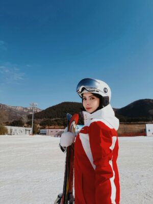 Cindy May McGuire Instagram - Red looks better against the snow. ❤️❄️
.
.
.
#skiinglife #beautyandhealth #explorepage #winterfit #travelinspo