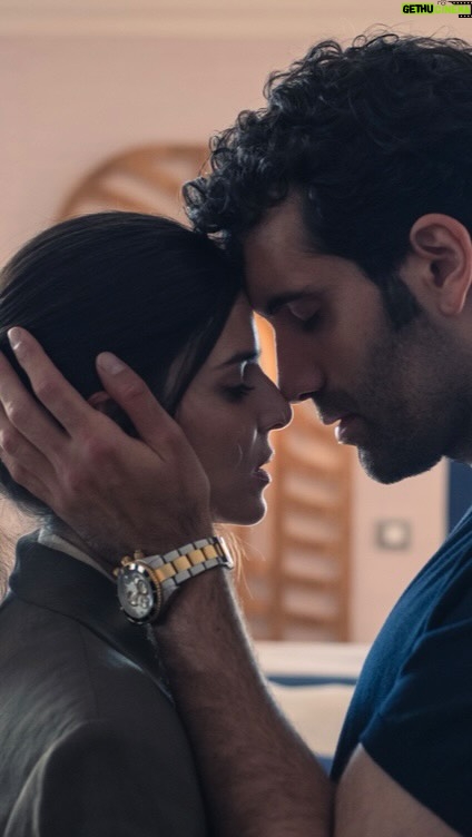 Clara Lago - 28.7K Likes - Han pasado tres años, y Ana le sigue quitando el sueño a Daniel. #Clanes vuelve el 3 de abril.