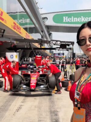 Clara Lee Instagram - Dream come true β€οΈ
Thank you so much @ferrari @f1 @ferraristyle @rayban @stefanodomenicaliofficial @yong.lixx @poppywangofficial
#ferrari #f1 #farraristyle #clara #rayban