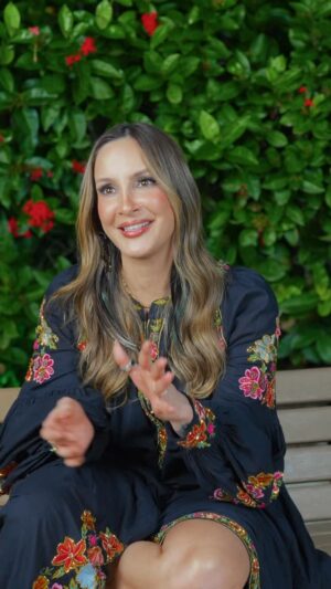 Claudia Leitte Instagram - O que tem de #Intemporal nessas faixas, de acordo com a @claudialeitte!⏳ Qual vocês mais querem ouvir na nossa #TurnêIntemporal? 🤍

✈️ Próximos shows:

13/03 - Rio de Janeiro
14/03 - Belo Horizonte
20/03 - Curitiba
Ingressos em claudialeitte.com.br 

#ClaudiaLeitte