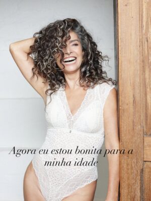 Claudia Ohana Instagram - “Vc está bonita para sua idade”
É um elogio que frequentemente eu escuto. 
Por que não apenas um elogio: “Você está bonita !”?
Porque é importante dizer que você não tem mais idade pra estar bonita?
E por que depois numa idade você não é mais bonita?
