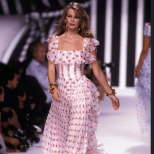 Claudia Schiffer Instagram - Heartbroken to hear of the passing of my old friend Valentino. 
He is what true legends are made of, living on forever through the brand he created, the embodiment of timeless elegance and glamour. 
I loved the special times where I got to bring his creations to life on and off the runway. One of my favourite campaigns was in Rome where I became Anita Ekberg in La Dolce Vita, a memory I will cherish forever. 
I will remember the fun holidays l spent with him in Mallorca, Ibiza and St Tropez. My Valentino wedding gown which I have framed at home as a constant reminder of his gentle, generous, sweet and loyal nature.  Having him create my wedding gown was one of the great honors of my life, a moment I will cherish forever.
I feel so proud to have been a part of his life. 
Repose en paix, Monsieur Valentino ❤️