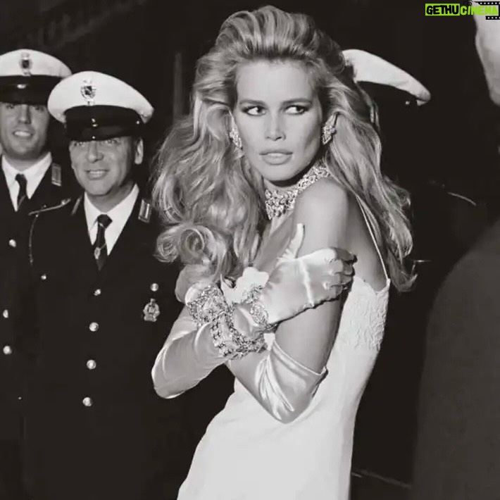 Claudia Schiffer - 83.4K Likes - Heartbroken to hear of the passing of my old friend Valentino. 
He is what true legends are made of, living on forever through the brand he created, the embodiment of timeless elegance and glamour. 
I loved the special times where I got to bring his creations to life on and off the runway. One of my favourite campaigns was in Rome where I became Anita Ekberg in La Dolce Vita, a memory I will cherish forever. 
I will remember the fun holidays l spent with him in Mallorca, Ibiza and St Tropez. My Valentino wedding gown which I have framed at home as a constant reminder of his gentle, generous, sweet and loyal nature.  Having him create my wedding gown was one of the great honors of my life, a moment I will cherish forever.
I feel so proud to have been a part of his life. 
Repose en paix, Monsieur Valentino ❤️