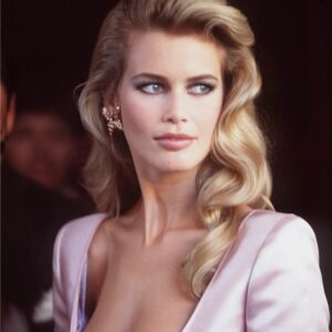 Claudia Schiffer Instagram - Heartbroken to hear of the passing of my old friend Valentino. 
He is what true legends are made of, living on forever through the brand he created, the embodiment of timeless elegance and glamour. 
I loved the special times where I got to bring his creations to life on and off the runway. One of my favourite campaigns was in Rome where I became Anita Ekberg in La Dolce Vita, a memory I will cherish forever. 
I will remember the fun holidays l spent with him in Mallorca, Ibiza and St Tropez. My Valentino wedding gown which I have framed at home as a constant reminder of his gentle, generous, sweet and loyal nature.  Having him create my wedding gown was one of the great honors of my life, a moment I will cherish forever.
I feel so proud to have been a part of his life. 
Repose en paix, Monsieur Valentino ❤️