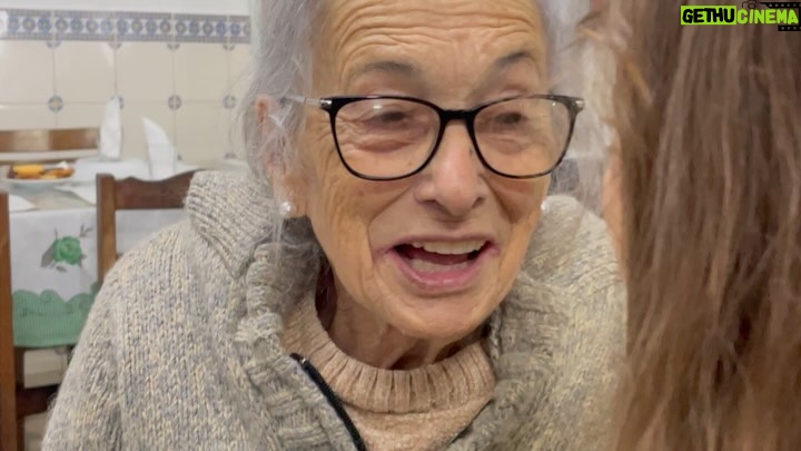 Cláudia Vieira - 13K Likes - O meu mano está de parabéns!!! 
E não é só porque ontem foi o seu aniversário, está de parabéns porque fez questão de celebrar os seus 50 anos de uma forma espontânea, no nosso sítio de sempre, onde crescemos e muito fiel à sua essência. Se estava tudo bem organizado?! (estava bem melhor do que imaginámos) eu e a minha irmã não estávamos de acordo, com receio que desse para o torto, que desse trabalho ao nosso pai.. mas ele estava certo. Disse-nos “quero muito guardar estas memórias comigo, termos a avó, o pai e o tio no nosso castelo” e estava tão certo!!! Obrigada mano por seres assim e desculpa tantas vezes eu ser a chata que te quer alertar para os (senãos)
Adoro te… amo-te!!! sei lá.. ter irmãos é mesmo o melhor da vida ♥️♥️♥️🥂