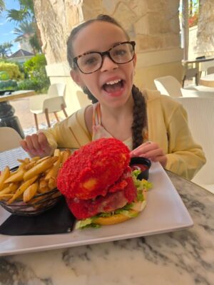 Coco Austin Instagram - Gotta away from the cold and shot down to Bahamas 🇧🇸

PS. That's a hot cheeto burger in the second pick

#icefamily