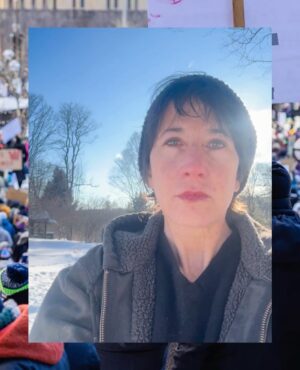 Connie Britton Instagram - As artists and storytellers watching federal agents escalate violence against peaceful protesters in Minnesota, we say enough is enough.
On Saturday, join a protest near you. Exercise your First Amendment Rights. Speak up. Show up. Stand with your communities.
Find a protest near you: fiftyonefiftyone.com/events ✊💙