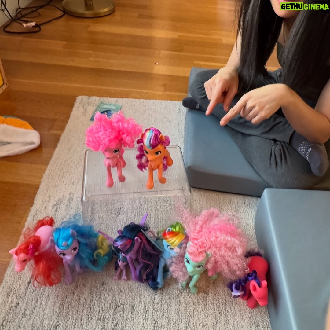 Constance Wu - 1.5K Likes - In my mom era (my daughter staged and took this photo)