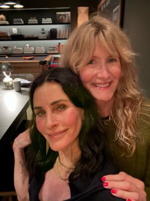 Courteney Cox Instagram - Apparently Geminis like Aquarians! So many birthdays this month! 
I’m so lucky to have these “air” heads in my life ♥️♥️♥️