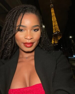 Courtney Randolph Instagram - Je t’aime Paris ❤️ where should I go next ?
#parisfashionweek
