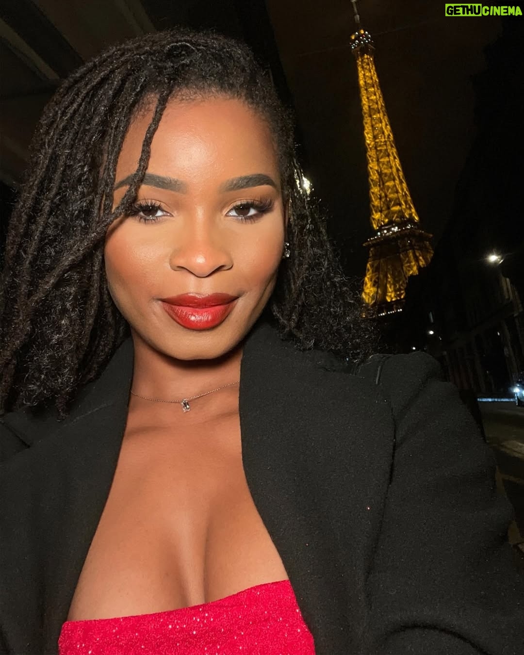 Courtney Randolph - 1.2K Likes - Je t’aime Paris ❤️ where should I go next ?

#parisfashionweek