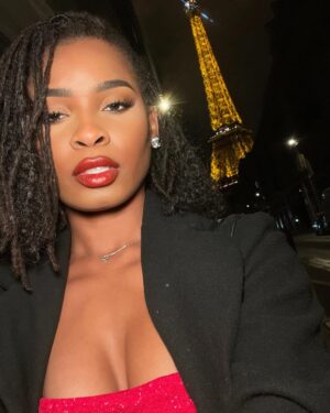 Courtney Randolph Instagram - Je t’aime Paris ❤️ where should I go next ?
#parisfashionweek