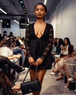 Courtney Randolph Instagram - Drop your pin right now📍
Comment your location below ⬇️
#nyfw #newyorkfashionweek #fashionblogger #girlswithlocs #locs #blackfashion