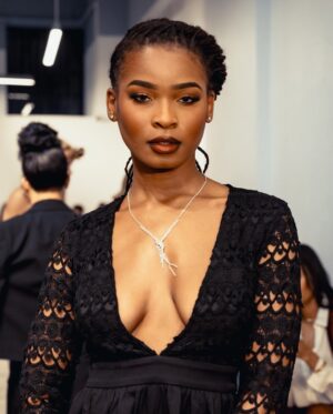 Courtney Randolph Instagram - Drop your pin right now📍
Comment your location below ⬇️
#nyfw #newyorkfashionweek #fashionblogger #girlswithlocs #locs #blackfashion