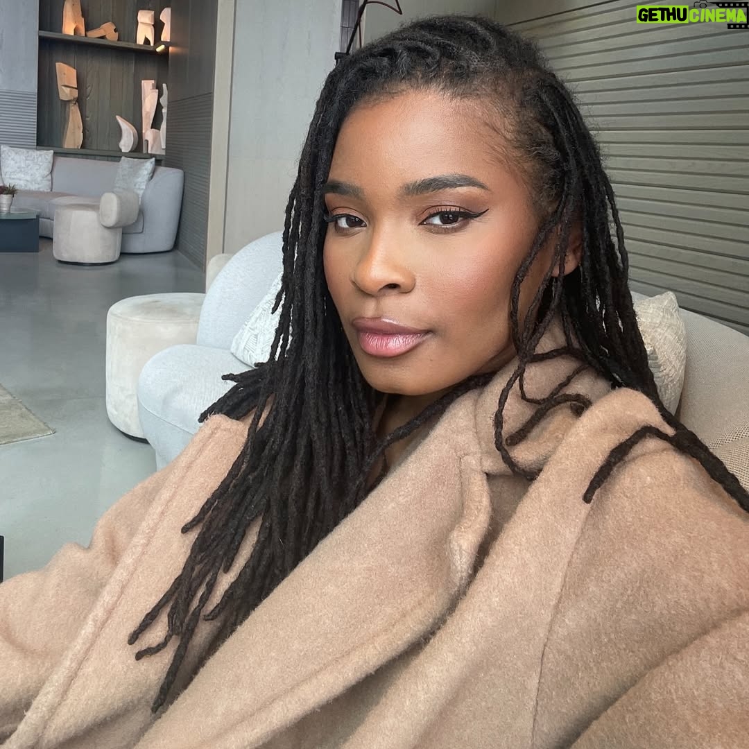 Courtney Randolph - 0.9K Likes - If you’re looking for the perfect stay in LA, @moxy_ac_losangeles is it! From stunning city views to top-tier hospitality, this Downtown LA spot has everything—whether you’re here for business, nightlife, or just the vibes. I had the best time and highly recommend it!
	1.	Taking business meetings with a rooftop view 💸✨
	2.	Quick Vegas-to-LA road trip 🎰🚗
	3.	Waking up to this view from the 33rd floor 😍
	4 & 5.	Trying on outfits for the cast screening party ✨
	6.	Artsy finds next door 🎨
	7.	Rooftop dining with a view 🍽️
	8.	No need to leave—the party is right next door 🎉
	9.	Ending the night with breathtaking rooftop views 🌃

I definitely would recommend adding Moxy Downtown LA to your LA stay list! 

#moxyhotels #DTLA #travelinspo #LAviews #downtownlosangeles #hotels