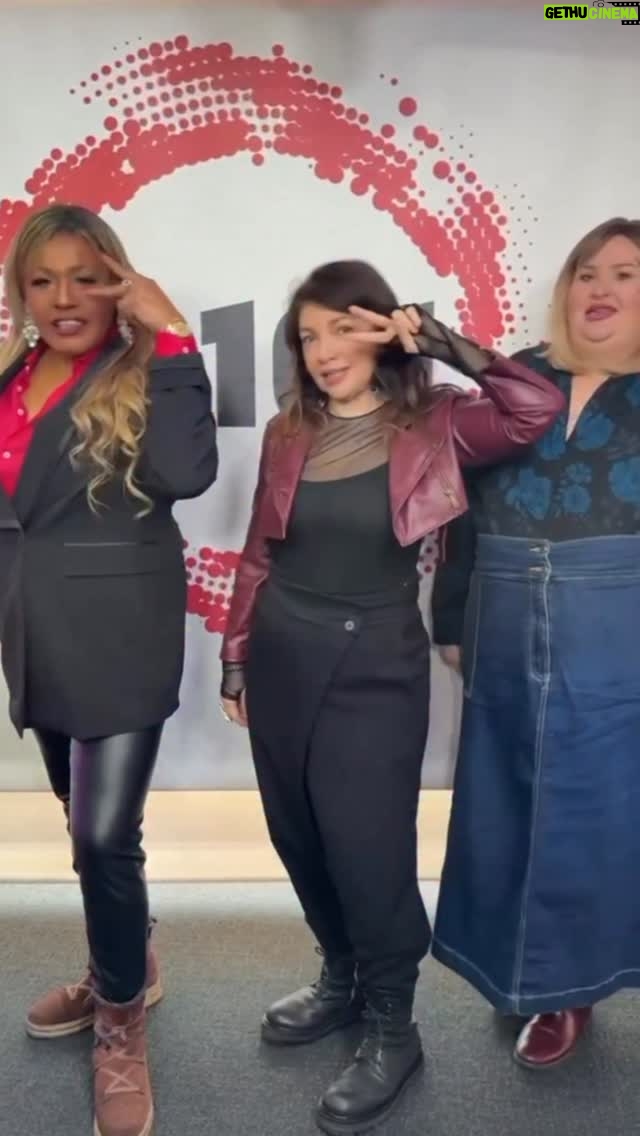 Cristina D'Avena - 2.8K Likes - Cristina D’Avena continua a farci cantare a squarciagola con la sua “Occhi di gatto” con le @bamboledipezza_band 

#sanremo2026 #extrafestival #radior101 #cristinadavena