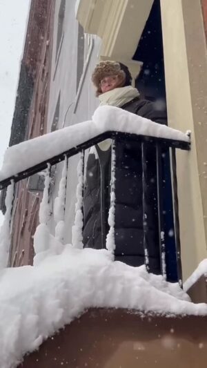 Cynthia Nixon Instagram - Today was supposed to be our first day of shooting on The Gilded Age, but @nycmayor said it’s a snow day, so I’ll be staying inside until further notice! Just had to do a bit of shoveling first 🌨️
