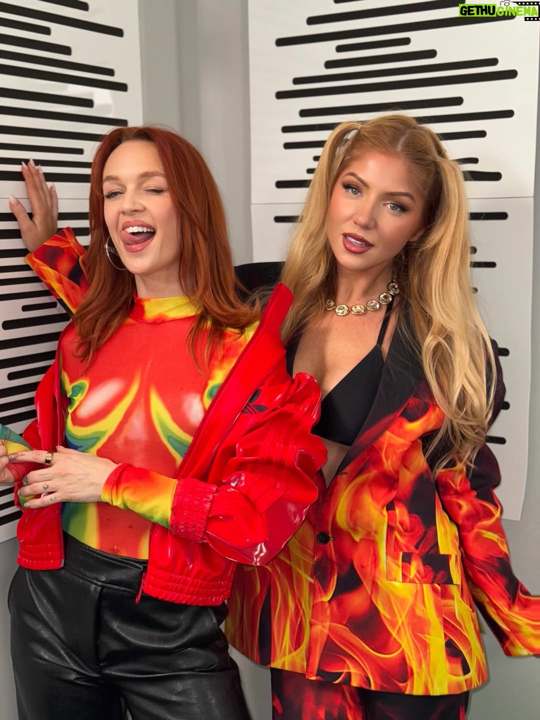 DJ Yamina - 3.6K Likes - Ma délutan Radio1 dalpremierunk volt @djyamina val ,megszületett a FEEL THE FIRE🔥 Régóta tervezünk közös dalt,most végre összehoztuk ,megirtam a dalt Yami imádta,megremixelte es bum.  2hétig mától exkluzívan csak a Radio1 en hallható és kérhetitek a kivánságmüsorokban. Utana pedig klip és minden digitális platformon elérhető lesz ❤️ @djyamina @radio1hungary  Outfit @kissmark_official 💋