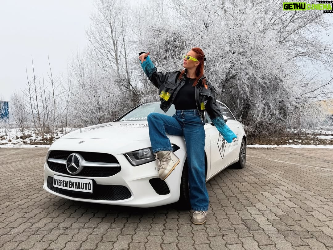 DJ Yamina - 3 Likes - Ezt el kell hogy hidd!
NYERJ EGY MERCEDES A OSZTÁLYT!
Mit kell hozzá tenned?
Vedd meg jegyedet a Balatonszabadi Fesztre, és gyere bulizzunk, érezd jól magad!🫣
A jegyvásárlók között ez a csoda járgány talál gazdára!
Jegy link a bio-ban!
Sorsolás a fesztivál napján: 07.11
Mindehhez szeretnék én meg kedveskedni Nektek, 
a ‘YAMINA’ kuponkóddal -10% kedvezményt biztosítunk!
Hàt gyerekek HAJRÁ🫣🏁