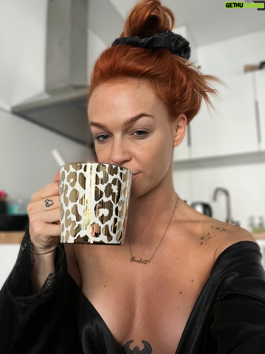 DJ Yamina - 3.9K Likes - Jön az új dal, 
MOST pénteken országos dalpremier a Rádió1-en!🔊