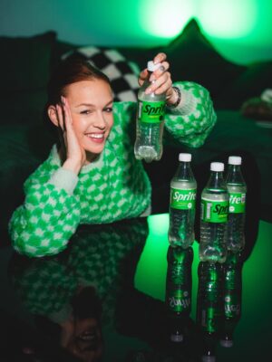 DJ Yamina Instagram - 🟩 2026 Yamina x Sprite 🟩
#reklam | idén több nagyobb kampányban is szerepelek a @sprite -al közösen. Számítsatok rá, tök jó tartalmakkal érkezem🙏🏼
📸: @haticzamate