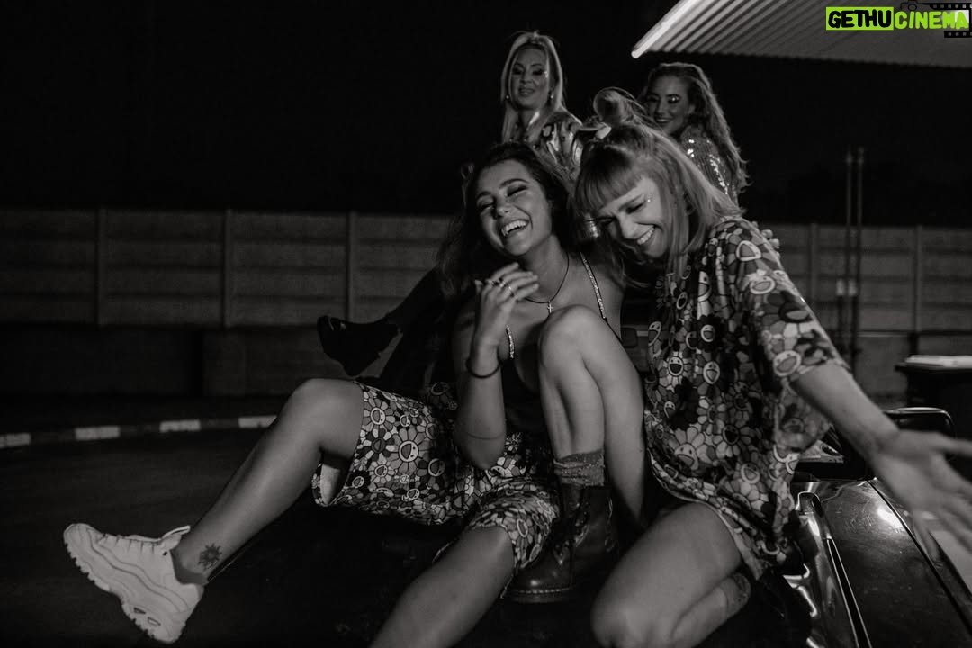 DJ Yamina - 4.6K Likes - Nem is olyan régen, Tóth Andival jelent meg közös dalom a Fantasy.
1 hét múlva ÚJ DAL📢
De most vajon kivel?🤔🤔🤔