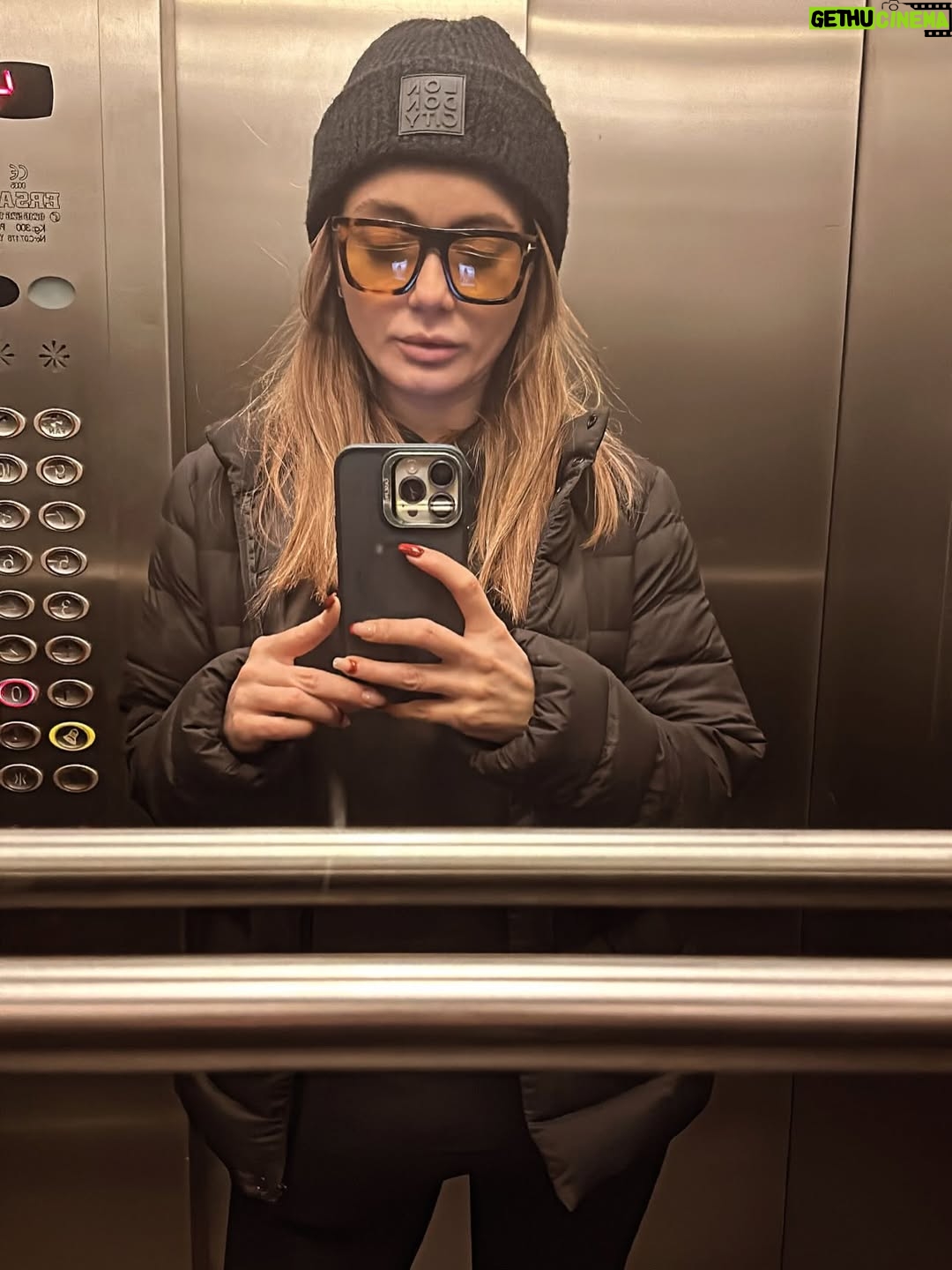 Damla Sönmez - 54.9K Likes - Make a dump they said…
to farewell 2025 they said.

Mostly unseen moments of 2025.
Teşekkürler 2025, not aldık. 📝
2026’dan alacağımız var. ✨
