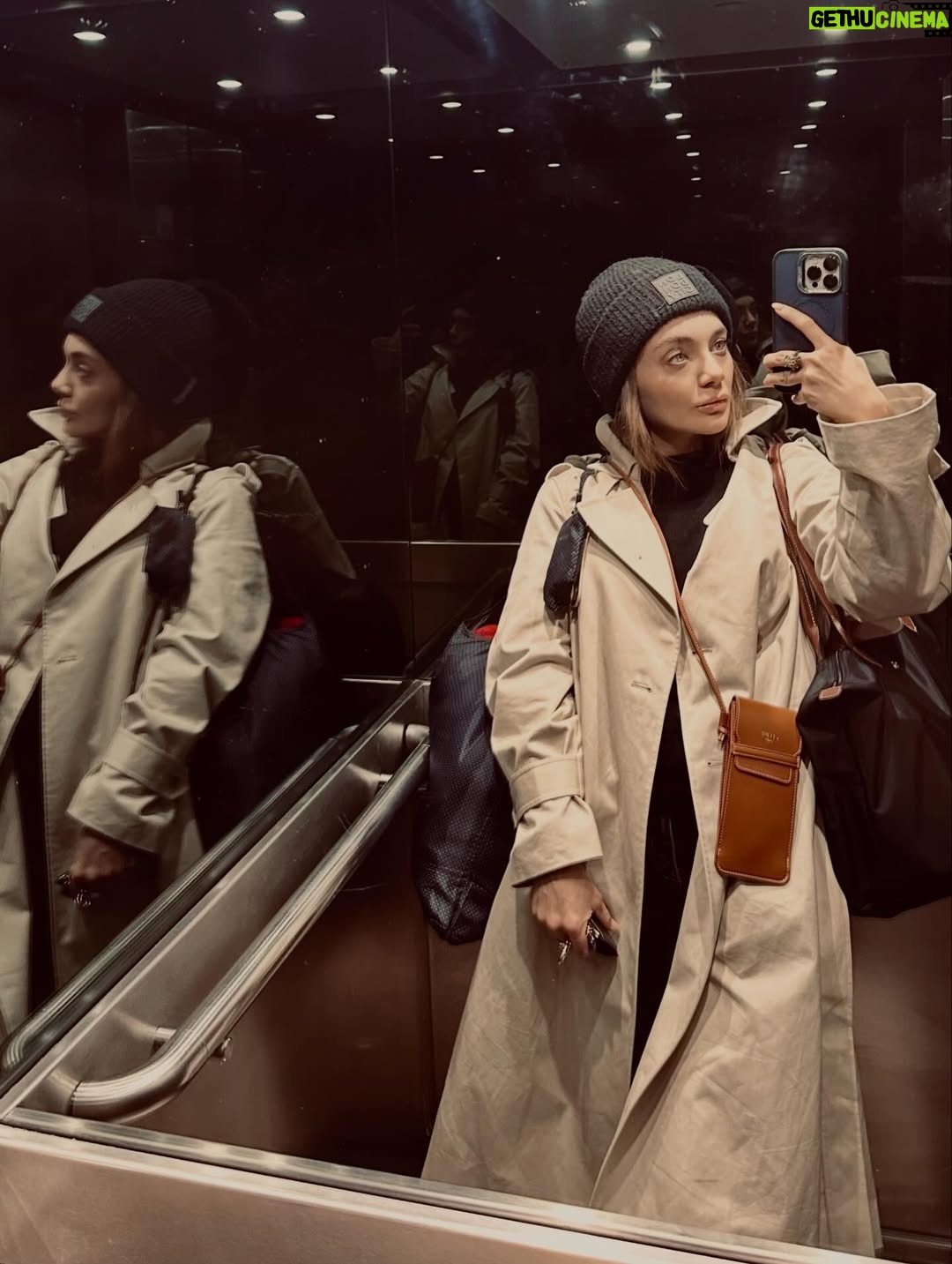 Damla Sönmez - 54.9K Likes - Make a dump they said…
to farewell 2025 they said.

Mostly unseen moments of 2025.
Teşekkürler 2025, not aldık. 📝
2026’dan alacağımız var. ✨