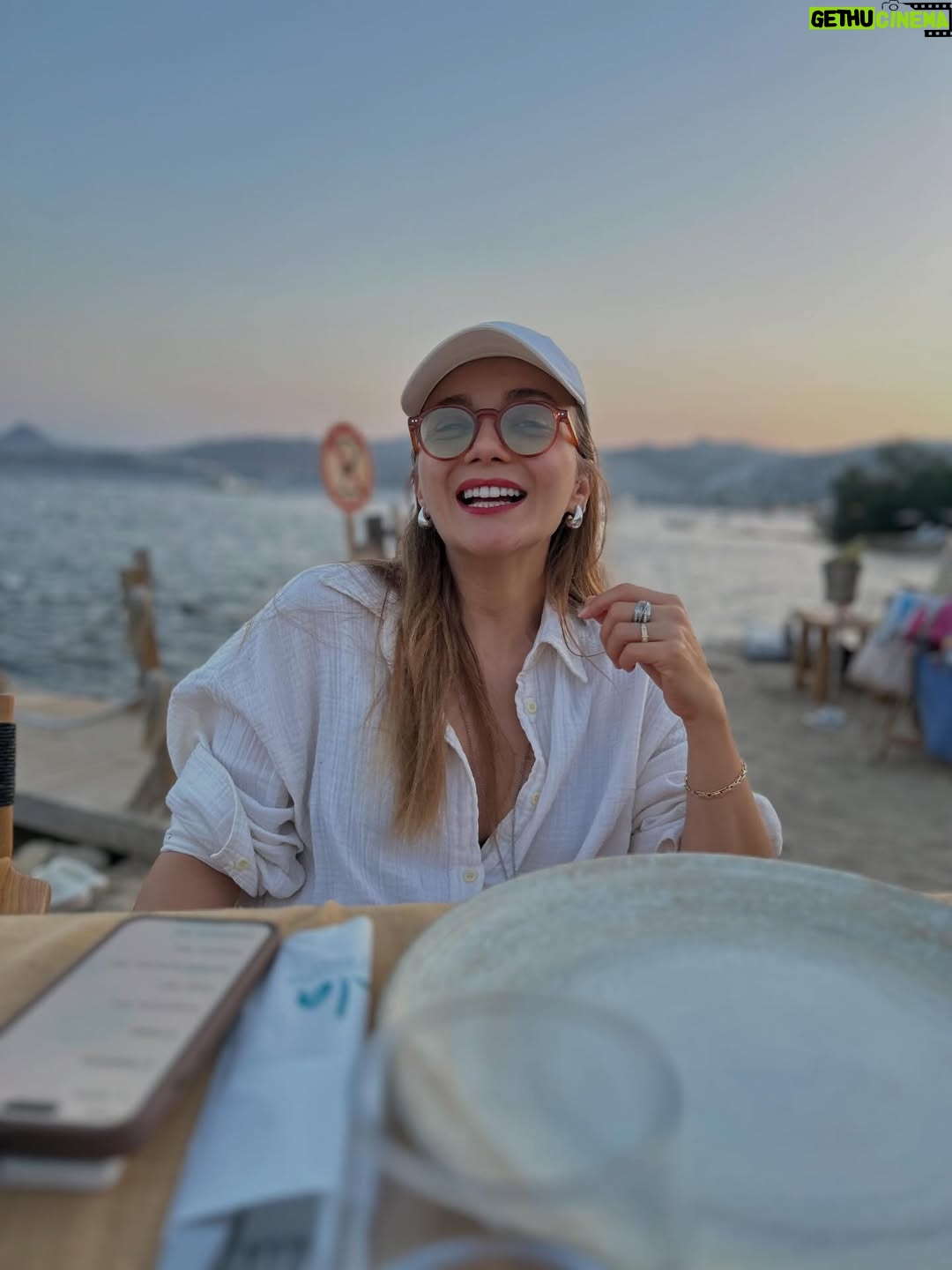 Damla Sönmez - 54.9K Likes - Make a dump they said…
to farewell 2025 they said.

Mostly unseen moments of 2025.
Teşekkürler 2025, not aldık. 📝
2026’dan alacağımız var. ✨
