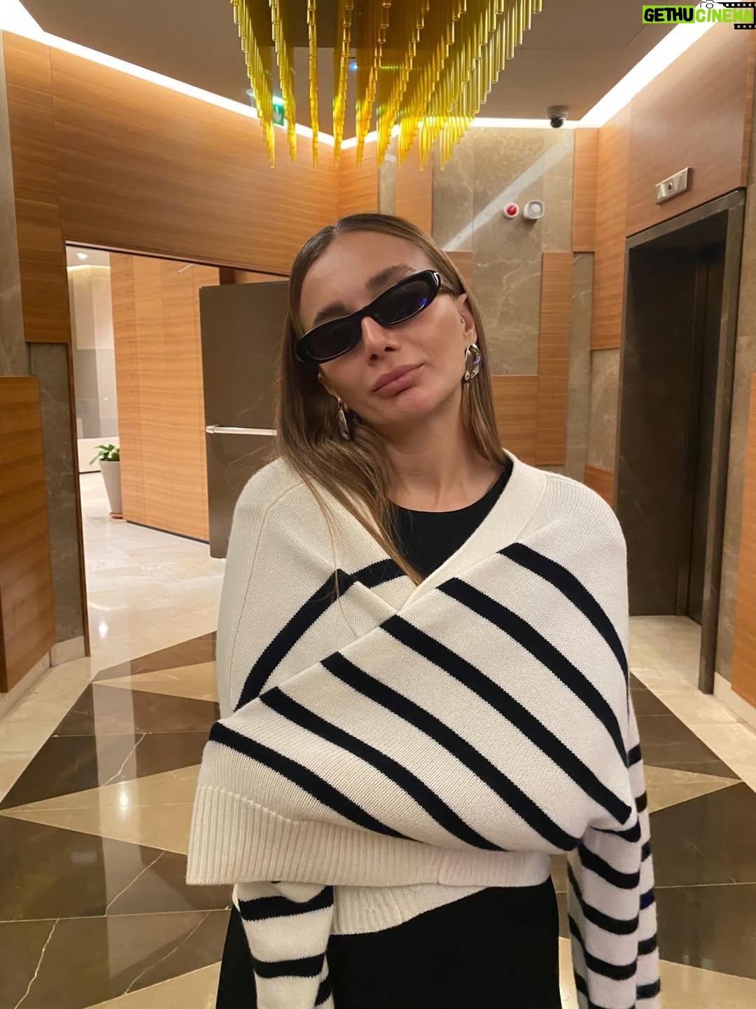 Damla Sönmez - 54.9K Likes - Make a dump they said…
to farewell 2025 they said.

Mostly unseen moments of 2025.
Teşekkürler 2025, not aldık. 📝
2026’dan alacağımız var. ✨