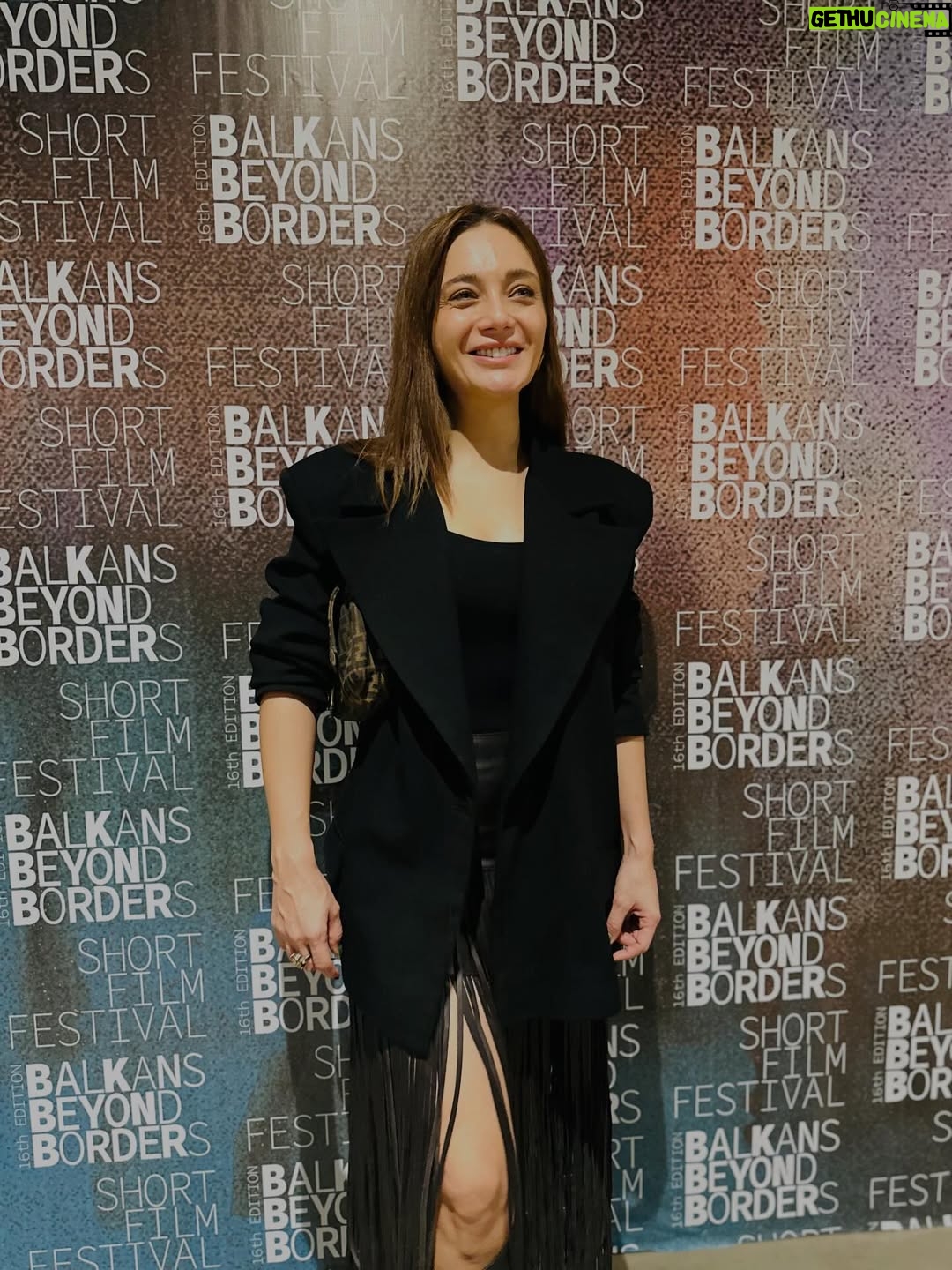 Damla Sönmez - 54.9K Likes - Make a dump they said…
to farewell 2025 they said.

Mostly unseen moments of 2025.
Teşekkürler 2025, not aldık. 📝
2026’dan alacağımız var. ✨