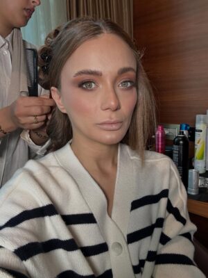 Damla Sönmez Instagram - Make a dump they said…
to farewell 2025 they said.
Mostly unseen moments of 2025.
Teşekkürler 2025, not aldık. 📝
2026’dan alacağımız var. ✨