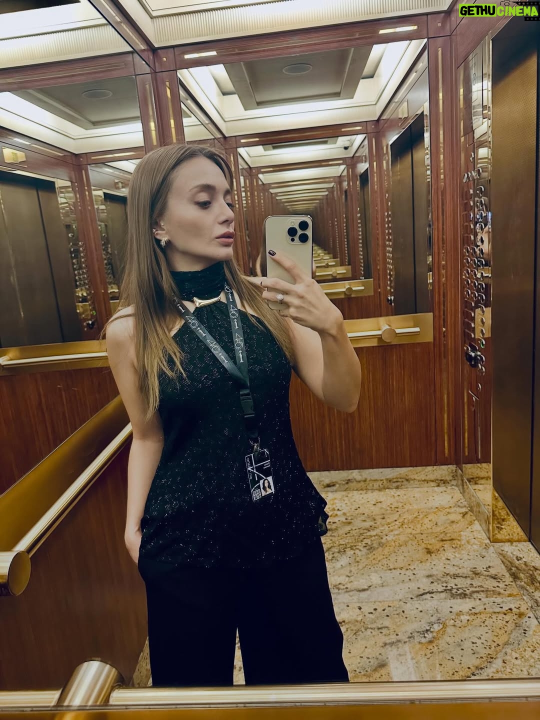 Damla Sönmez - 54.9K Likes - Make a dump they said…
to farewell 2025 they said.

Mostly unseen moments of 2025.
Teşekkürler 2025, not aldık. 📝
2026’dan alacağımız var. ✨