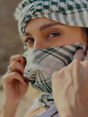 Damla Sönmez Instagram - At the edge of ancient silence… and somehow it still feels alive. Cairo, thank you for the wonder. 🪶🤍🪬