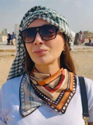 Damla Sönmez Instagram - At the edge of ancient silence… and somehow it still feels alive. Cairo, thank you for the wonder. 🪶🤍🪬