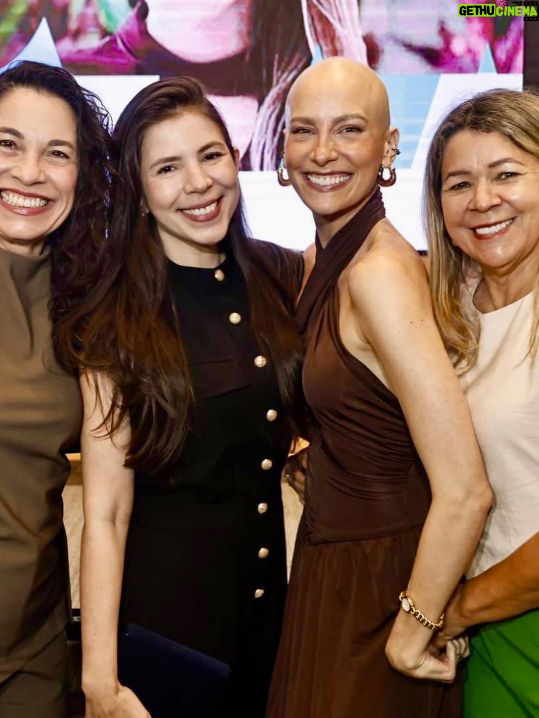 Dani Gondim - 12.6K Likes - Quando você doa, não salva apenas uma vida, salva uma família inteira. 
Um orgulho fazer parte e aprender com essa história. 

Doação de sangue e medula óssea; Vá qualquer hemocentro, preencha um cadastro. Vão coletar 5mls de sangue. Tem que ter entre 18 e 35 anos, não ter histórico de câncer e estar saudável. 
#svm #medulaion

FOTO @Lcmoreirafoto @Sejasisi