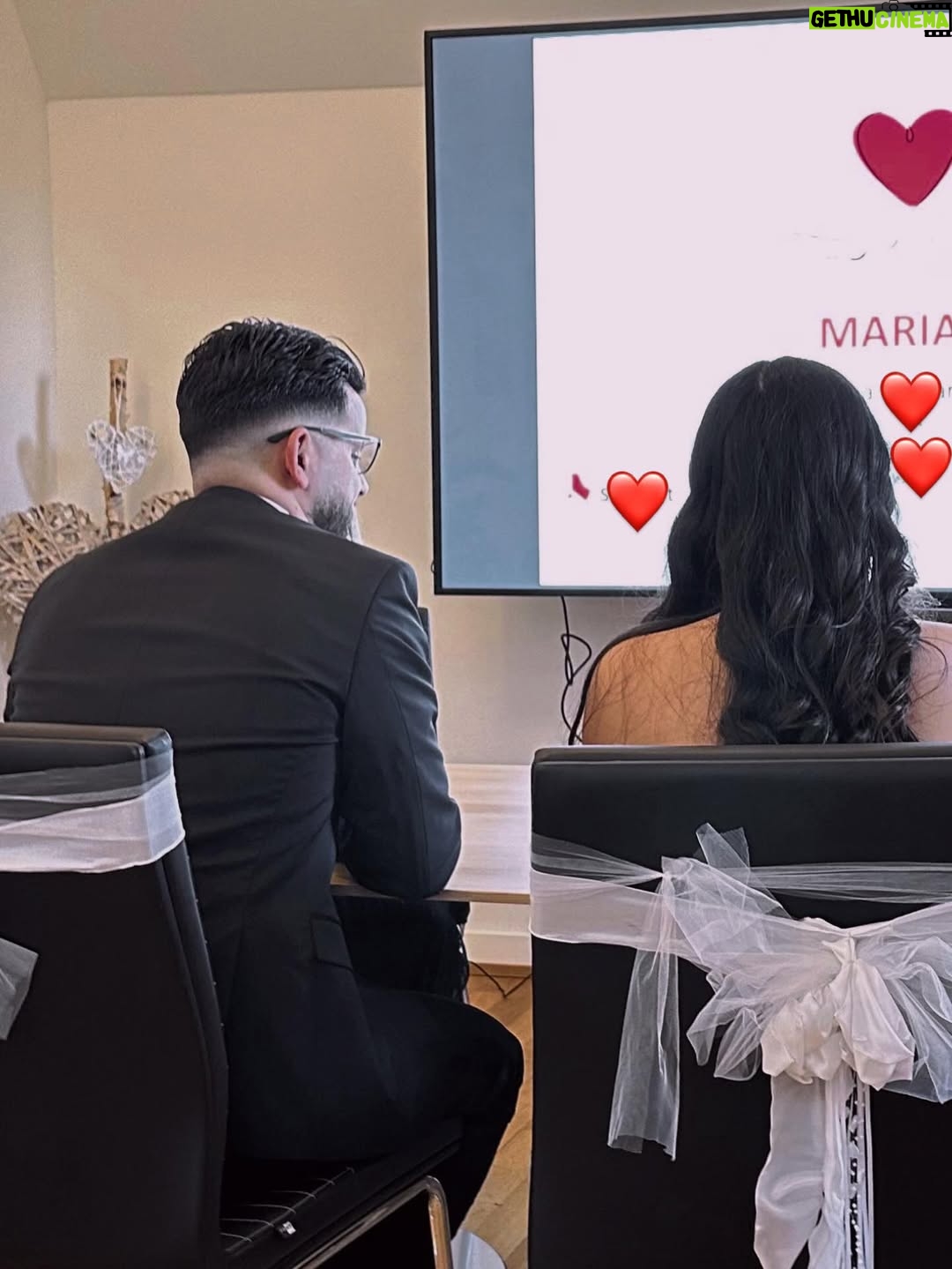 Daniela Martins - 32K Likes - She said yes 💍🥹

Tata Kelly s’est mariée.
Je ne pouvais pas être là, alors j’ai envoyé trois de mes moitiés pour avoir l’impression d’y être un peu aussi, et pour ne pas empêcher ma famille de vivre ce moment ❤️

#married #petitesoeur #amour