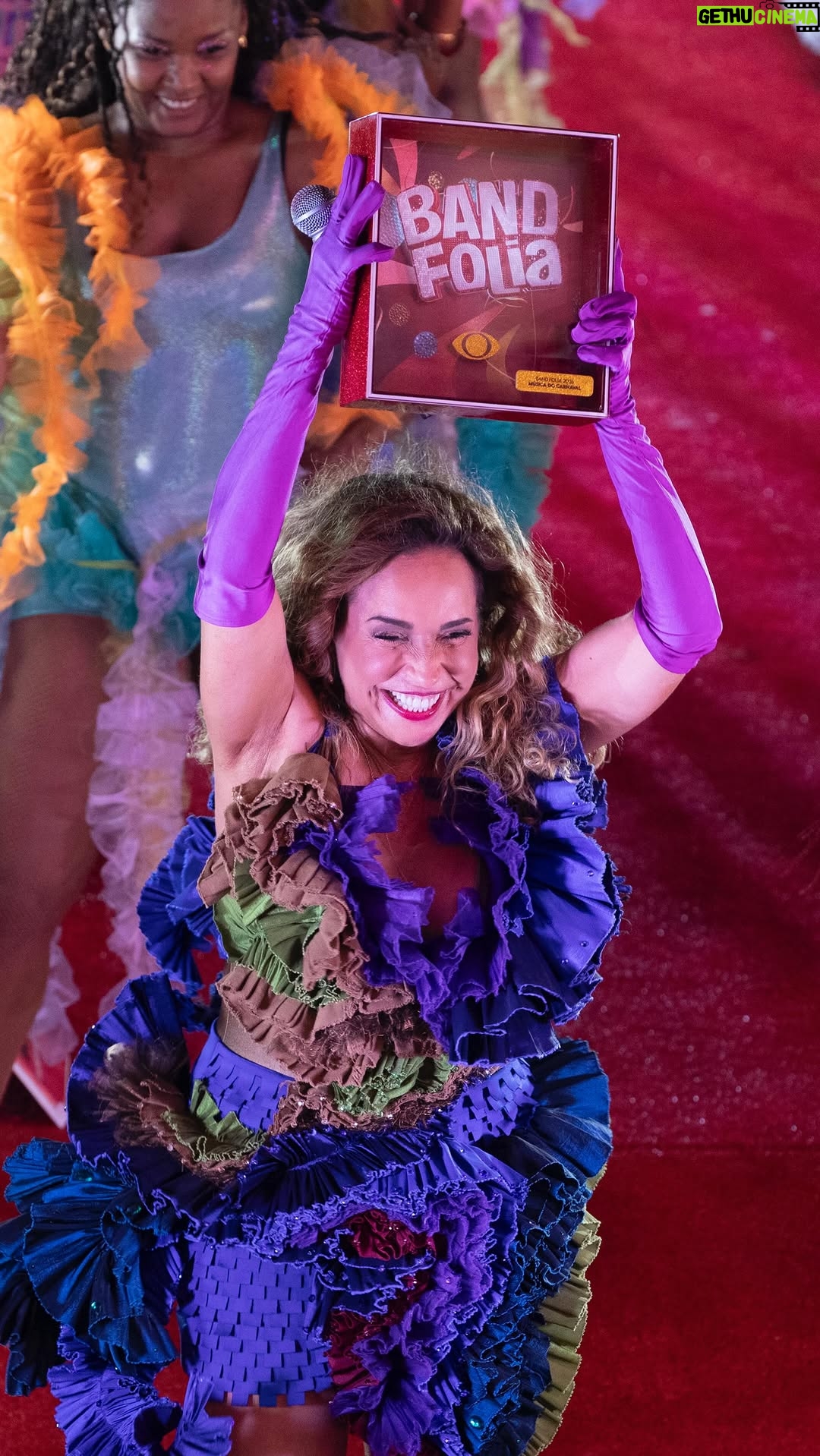 Daniela Mercury - 58.9K Likes - É TERREIRO!!! MÚSICA DO CARNAVAL 2026!!! OBRIGADA, BAHIA! OBRIGADA, BRASIL! 🇧🇷 LAROYÊ!!! ❤️ @alcioneamarrom @bandfolia 

🎥 Reprodução: Band Folia 
📸 @celiasantosfotos 

#CarnavalDaRainha #Carnaval #ÉTerreiro #Alcione #DanielaMercury